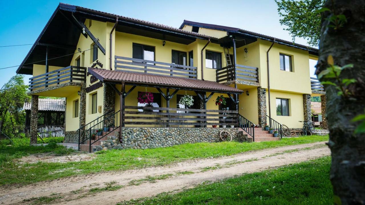 Pensiunea Gradinarilor Cu Ciubar Si Statie De Incarcare Electrica Auto Comanesti  Exterior photo